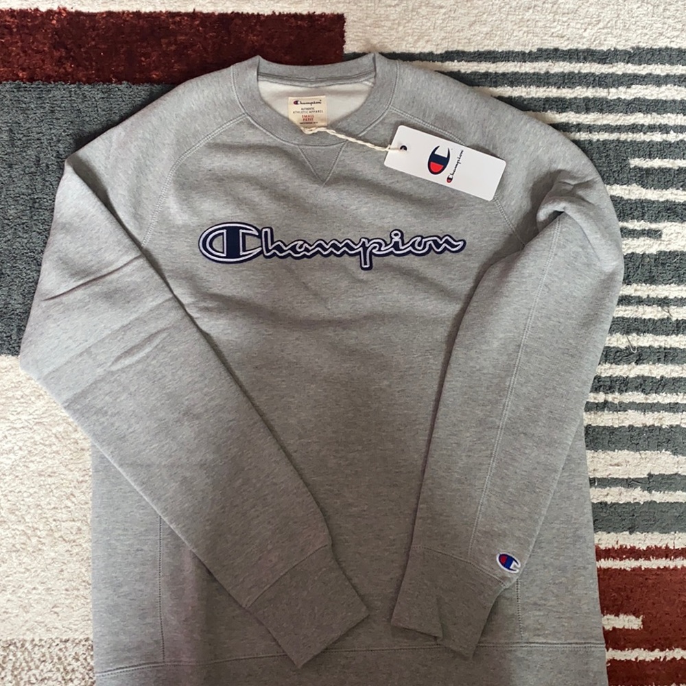 SOLD ❌NWT Champion Pullover